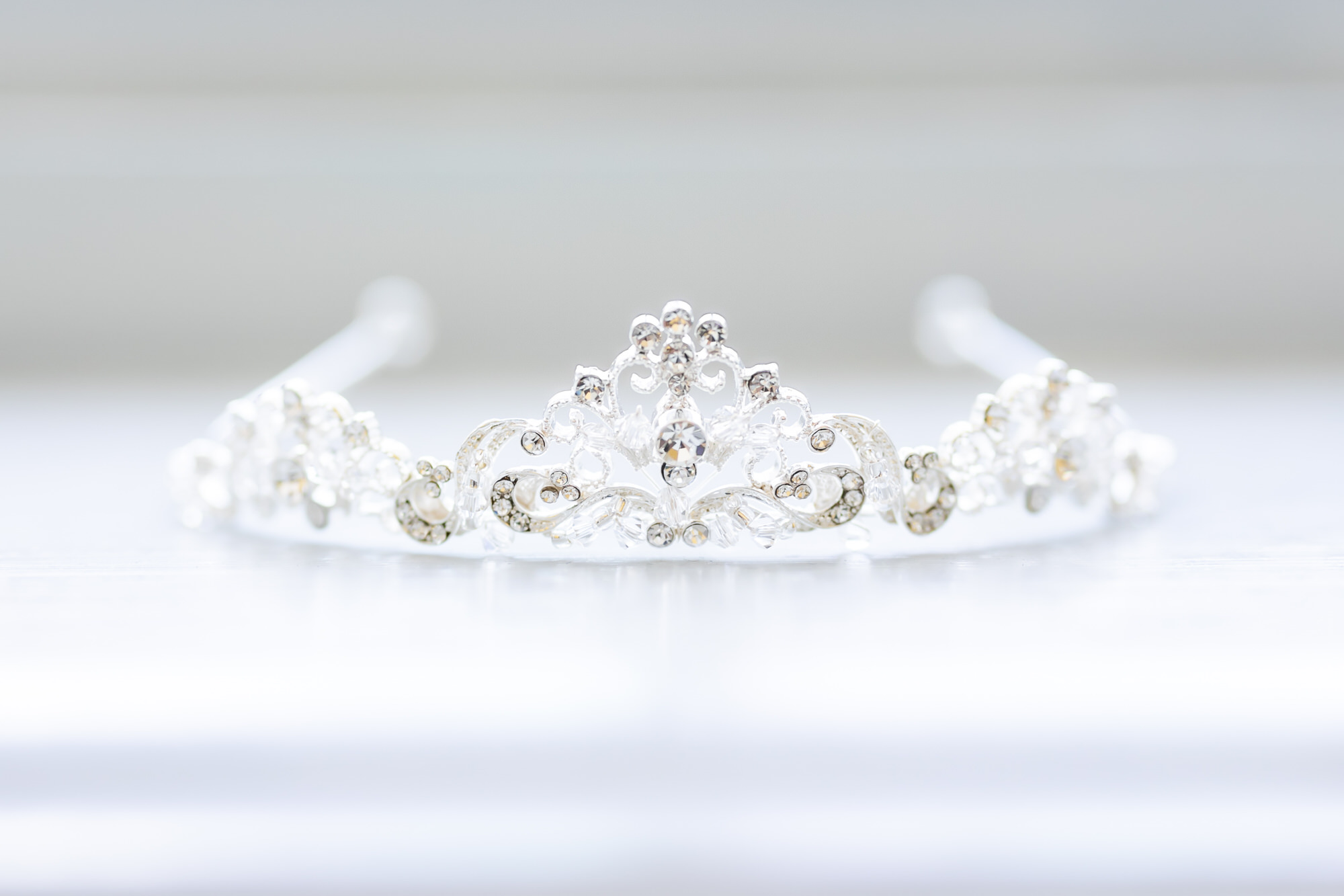 bridal tiara with diamonds and white gold throughout 