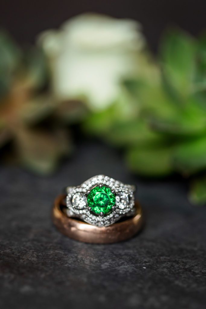 emerald green wedding ring and wedding band